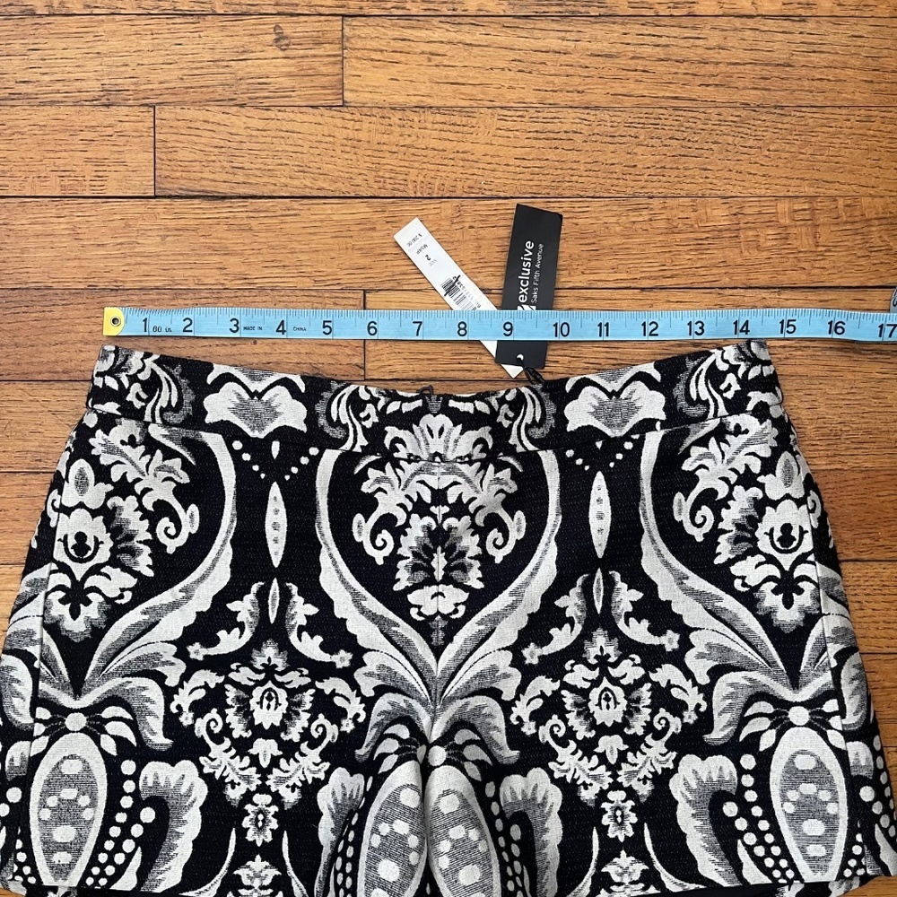 Alice + Olivia Tapestry Jacquard Shorts Black White Size 2 NWT MSRP $200 - Picture 4 of 10
